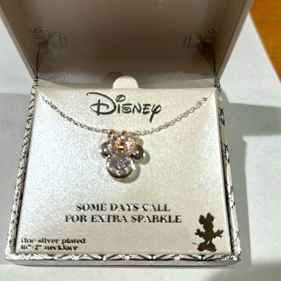 ✨✨✨ Disney Minnie Mouse necklace “Some Days Call for Extra Sparkles” 16.2 “ - Picture 4 of 5
